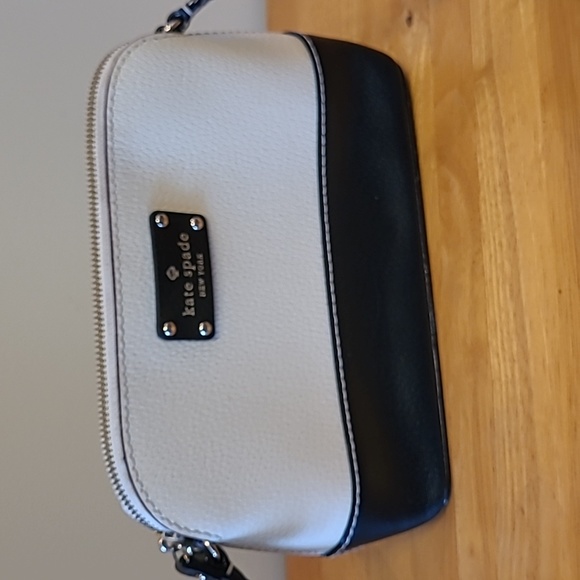 KATE SPADE Wellesley Hanna Leather Shoulder/Crossbody Bag - Picture 6 of 15